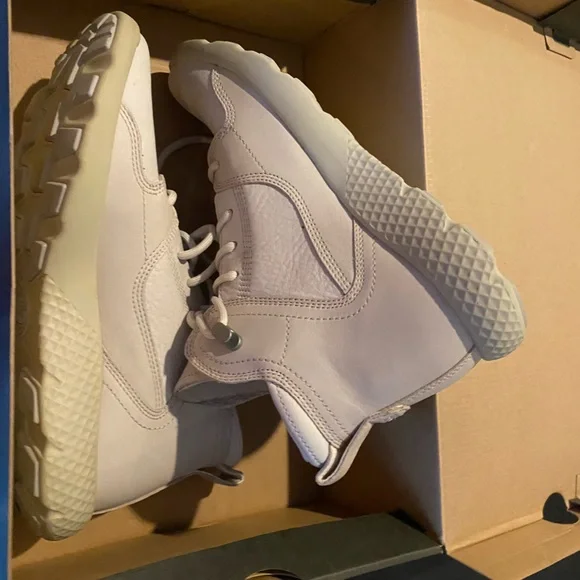 Timberland Sneakers - Picture 2 of 3